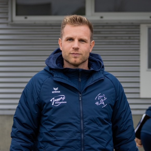 Sander Poppe, turnleerkracht en oud-student uit de educatieve bachelor LO en bewegingsrecreatie aan HOGENT.