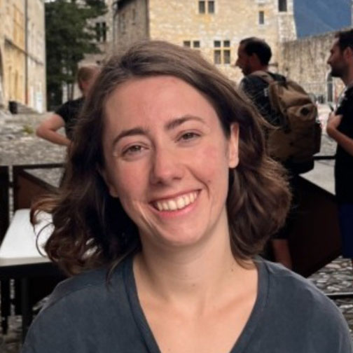 Fauve Caenepeel, oud-studente uit de bachelor biomedische laboratoriumtechnologie van HOGENT.