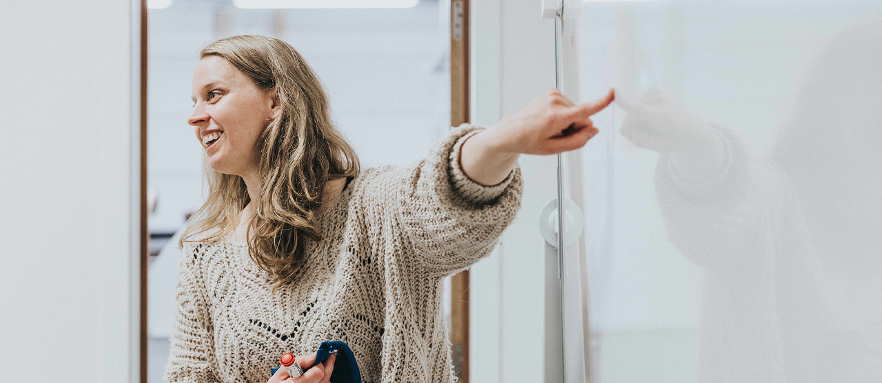 2 studenten overleggen