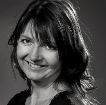 Linda Deceuninck, opleidingshoofd mode- en textieltechnologie aan HOGENT.