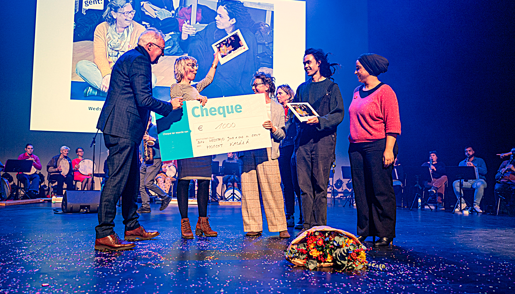 Foto Eerste prijs Jong en Oud in Gent voor studenten sociaal werk .