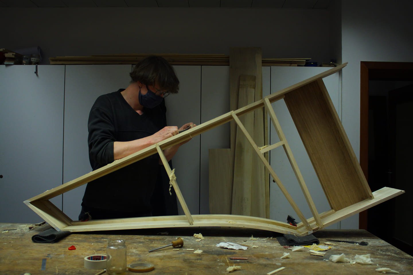 student instrumentenbouw aan het werk