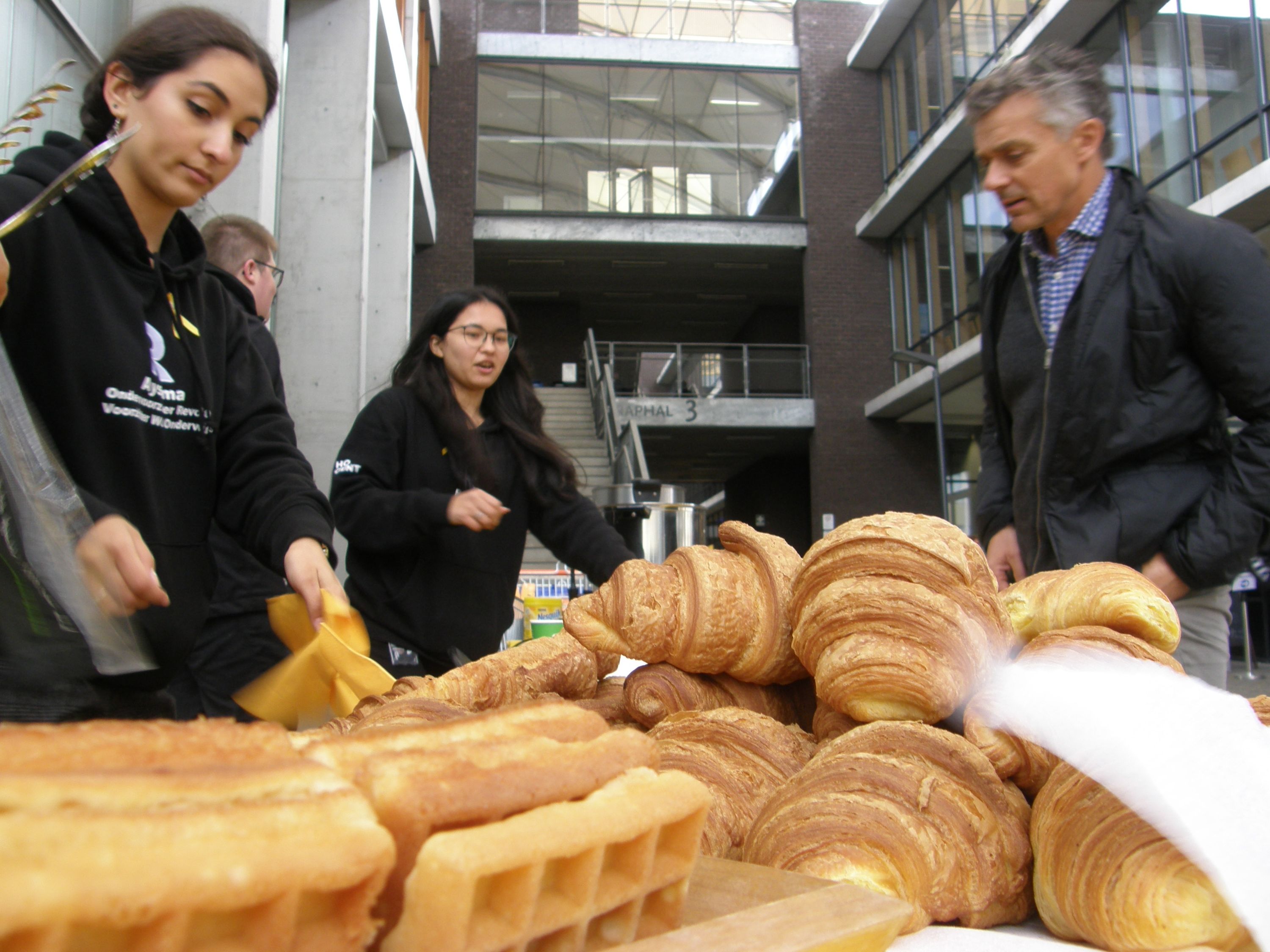 wafelenbak op de campus