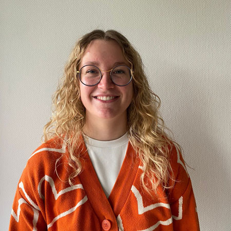 Elien De Vos, oud-studente business & languages aan HOGENT.