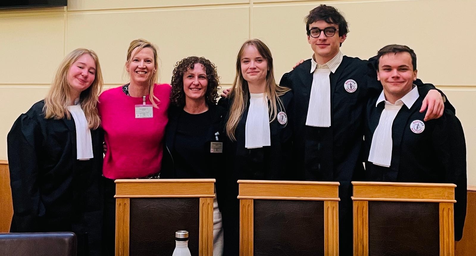 Foto Studenten rechtspraktijk pleiten met succes in Riga.